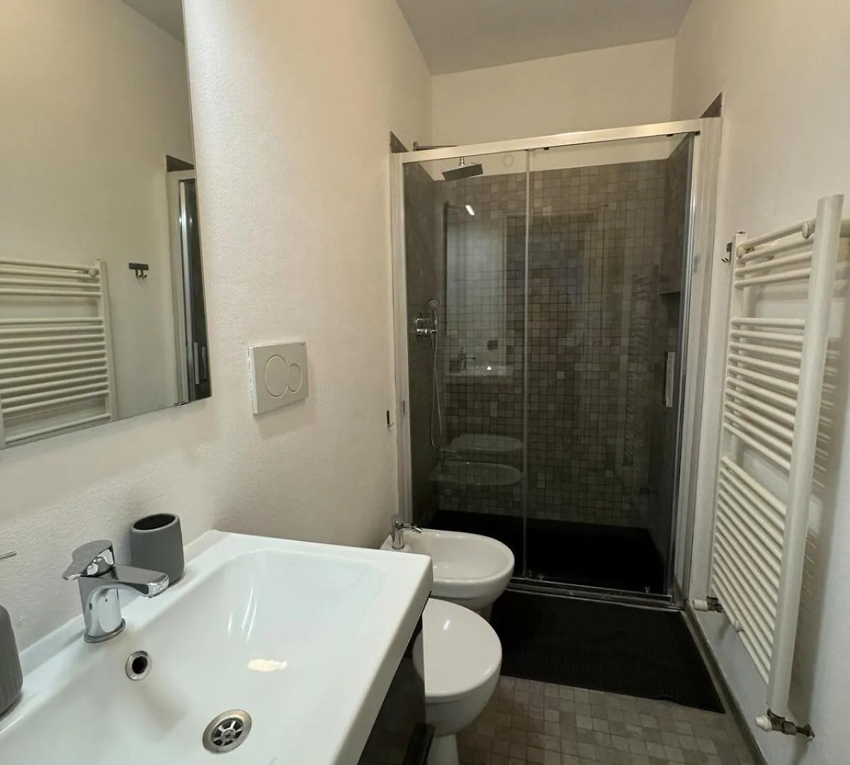 Design Apt On Navigli Milánó